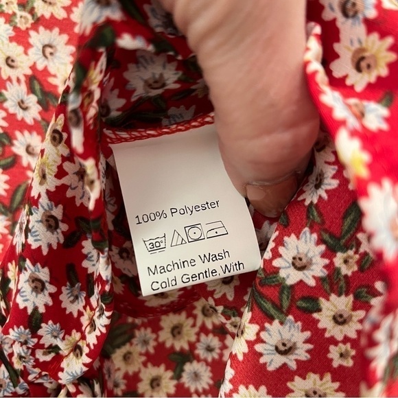 NWOT Red tie up daisy festival crop top - Picture 6 of 6